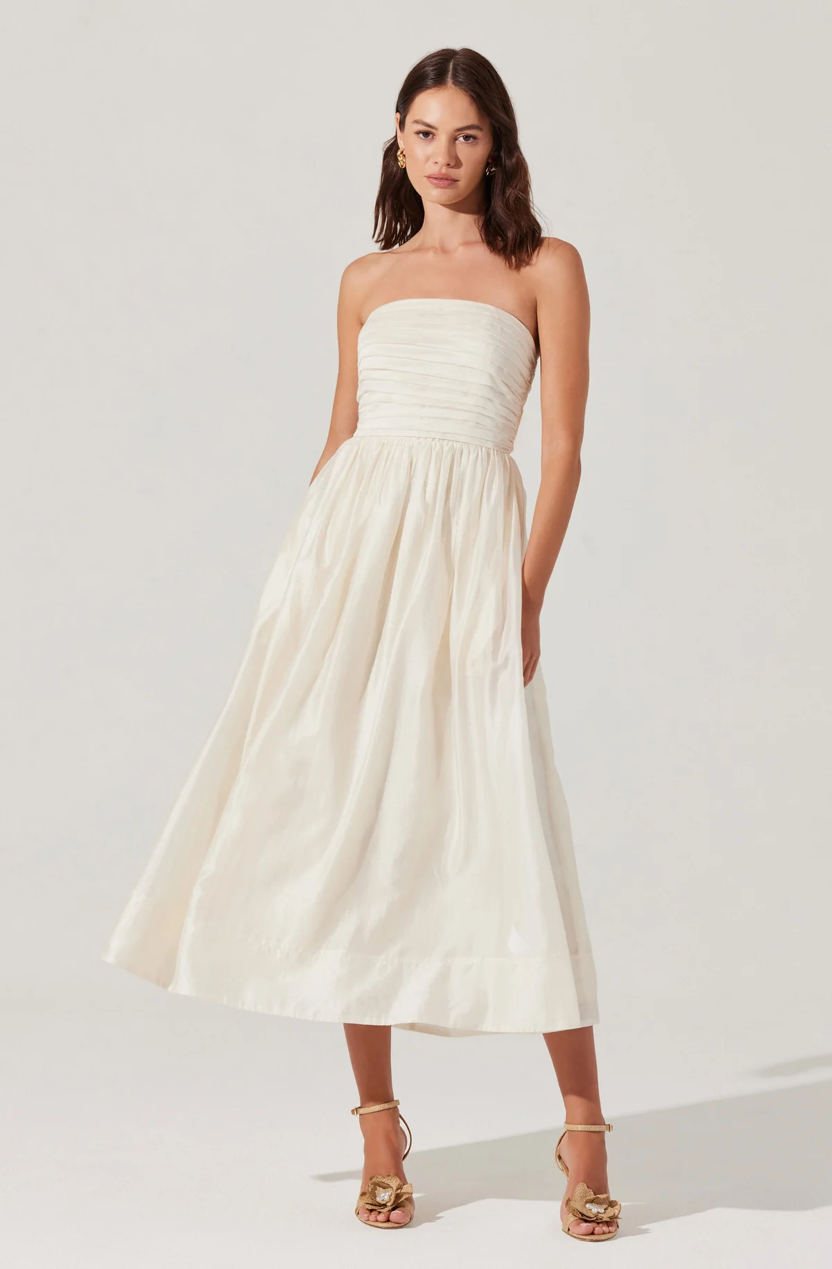 Aneesha Strapless Pleated Midi Dress / ASTR The Label / Birch Boutique Aneesha Strapless Pleated Midi Dress / ASTR The Label / Birch Boutique