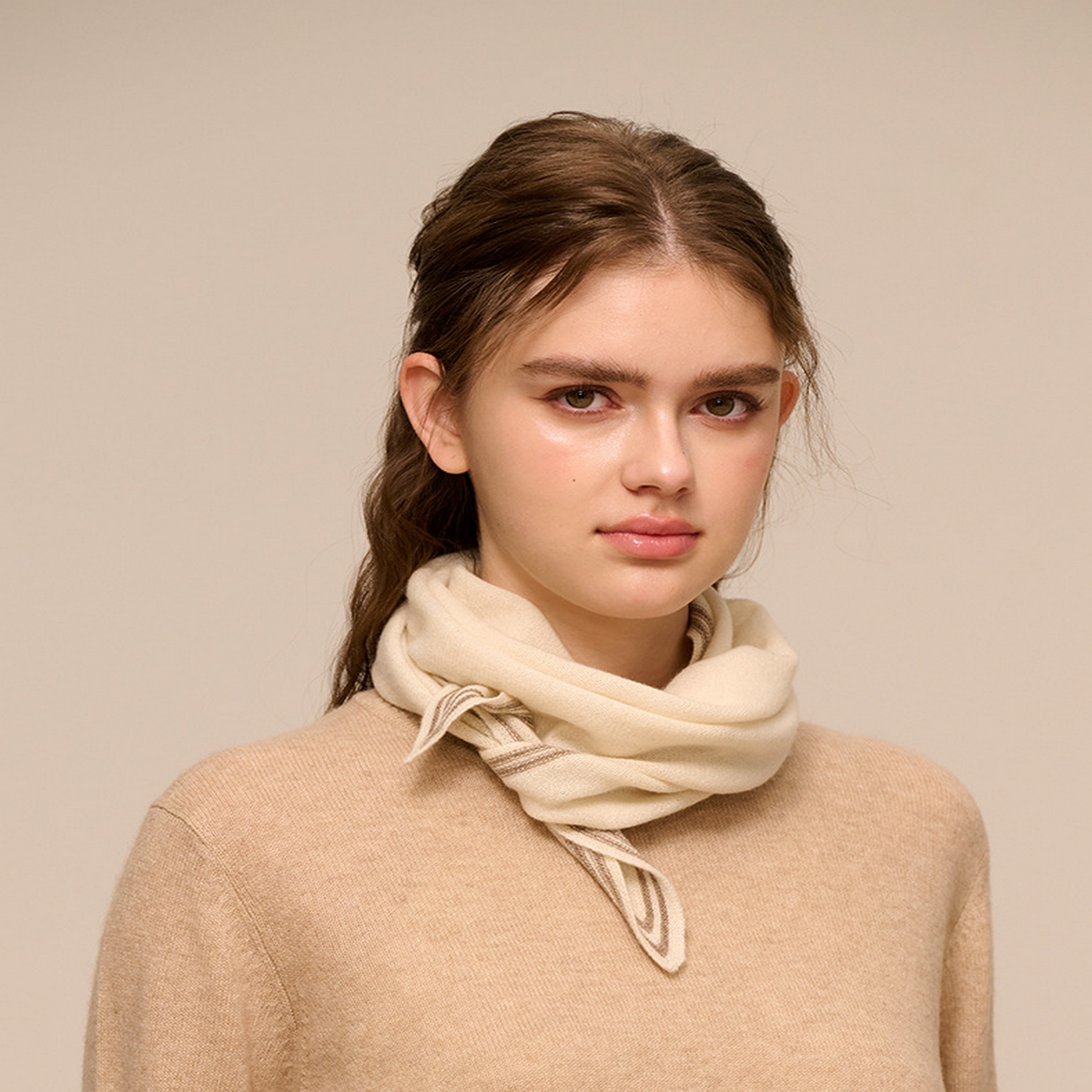 Cashmere Triangle Neck Scarf