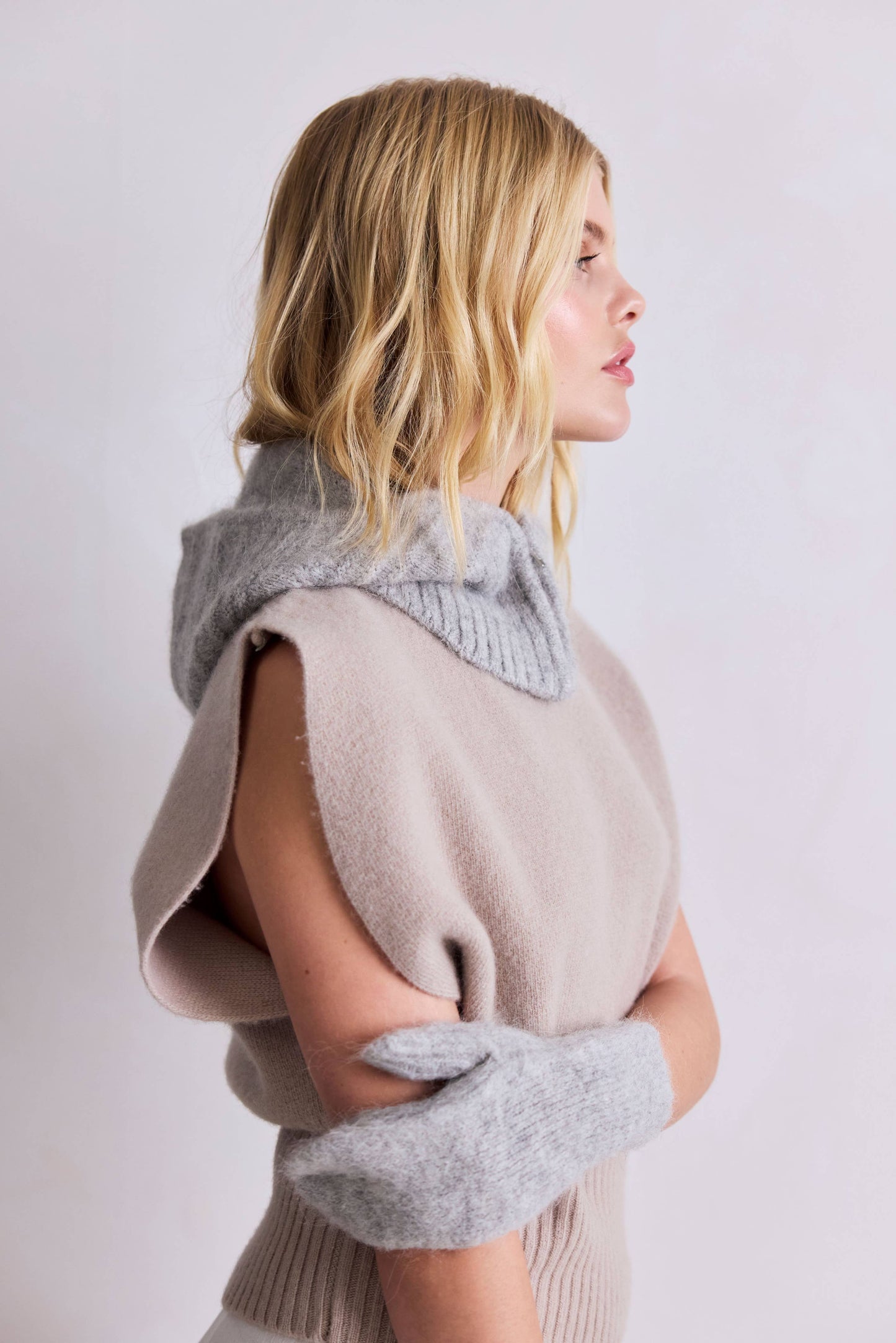 The Alpaca Mittens - Blizzard Grey