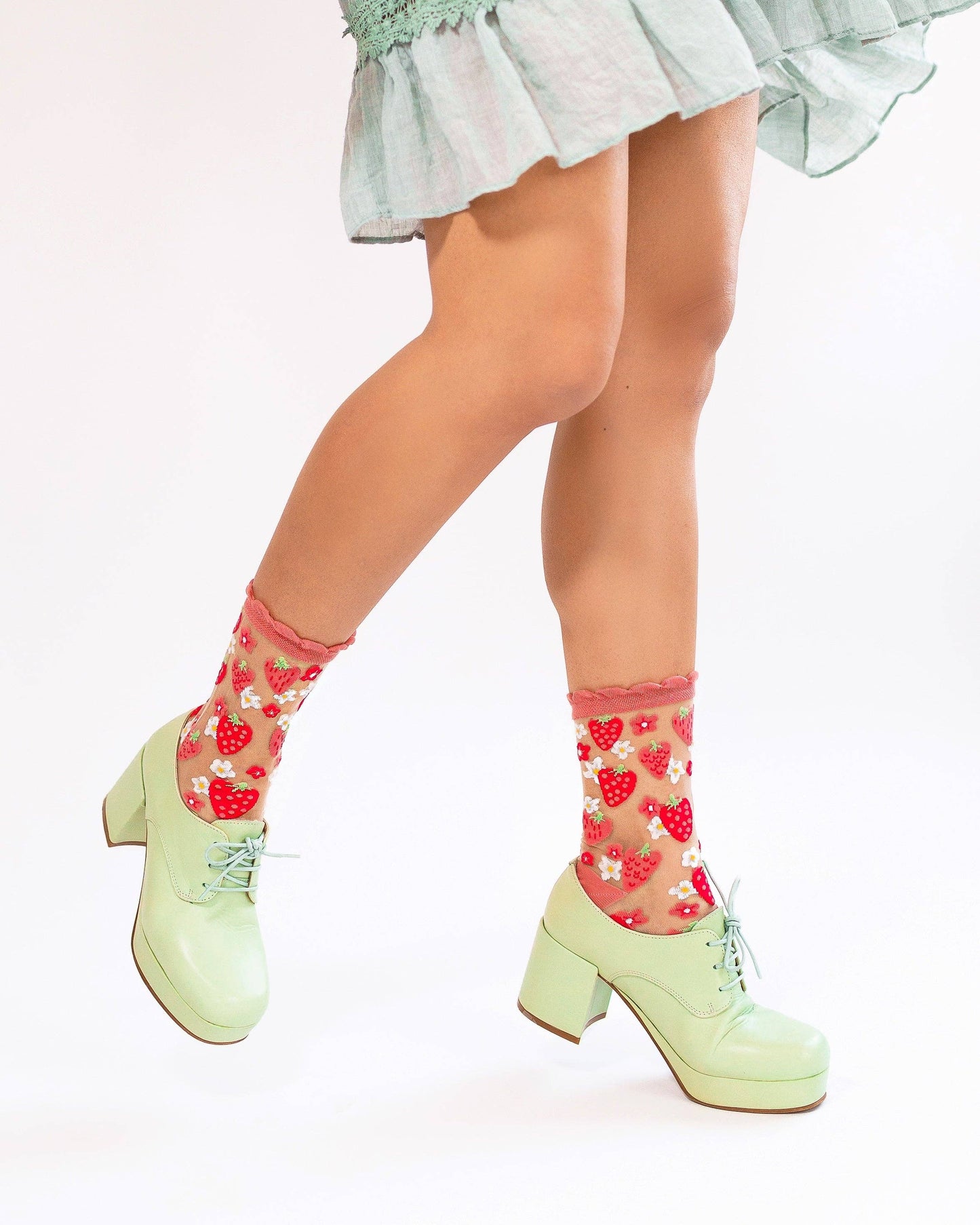 Strawberry Daisies Sheer Ruffle Sock