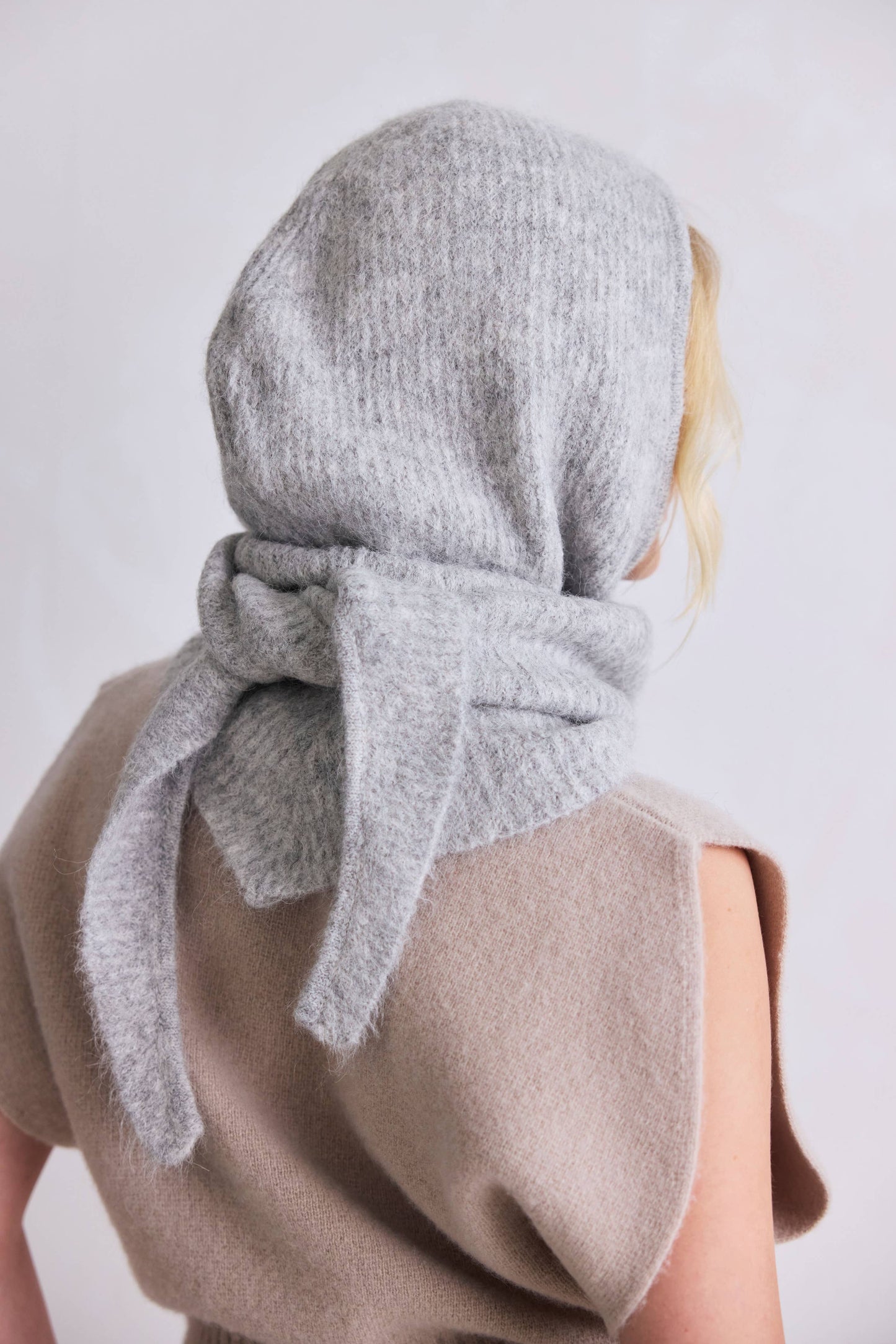 The Alpaca Hooded Scarf - Blizzard Grey