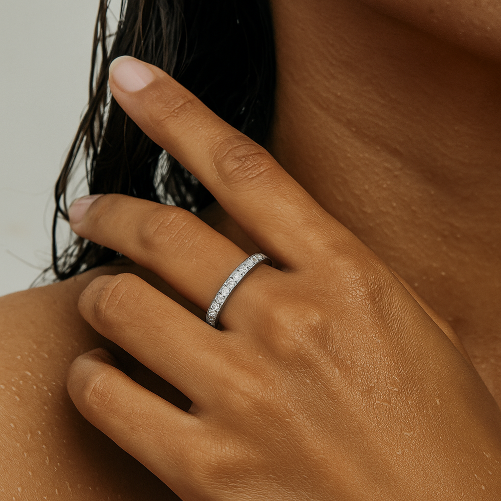 Velia Dainty Eternity Band