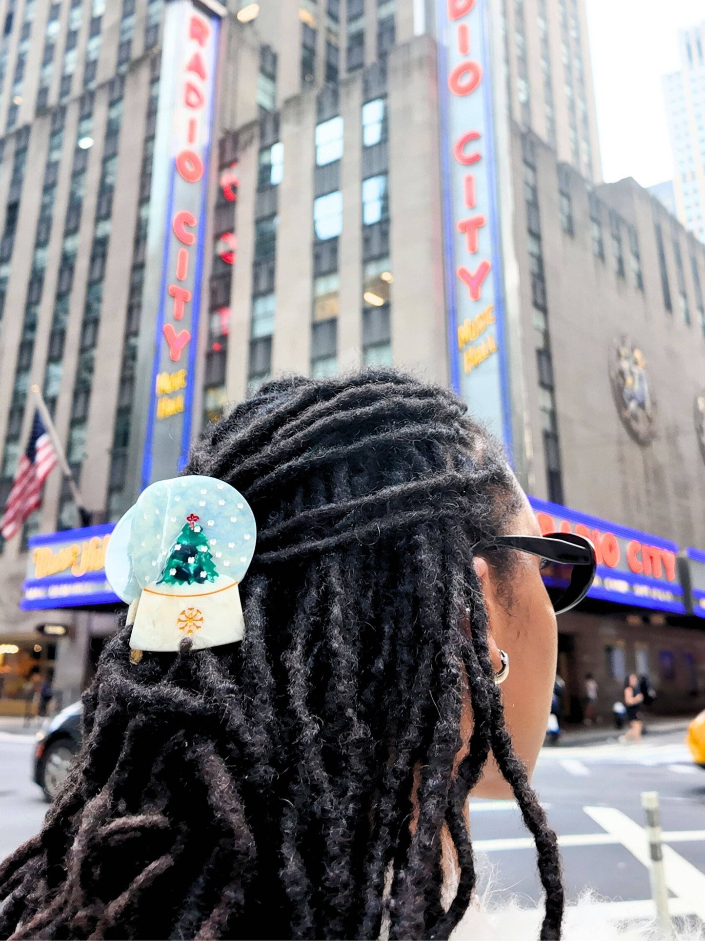 Snow Globe Claw Clip