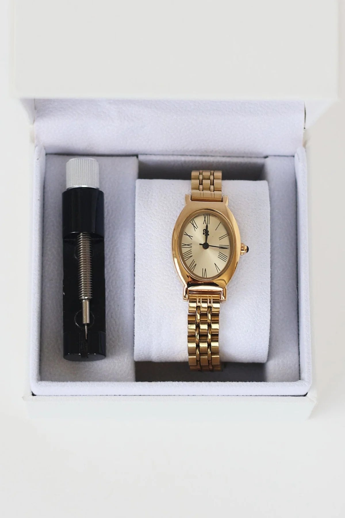 Saldana Watch (multiple colors)