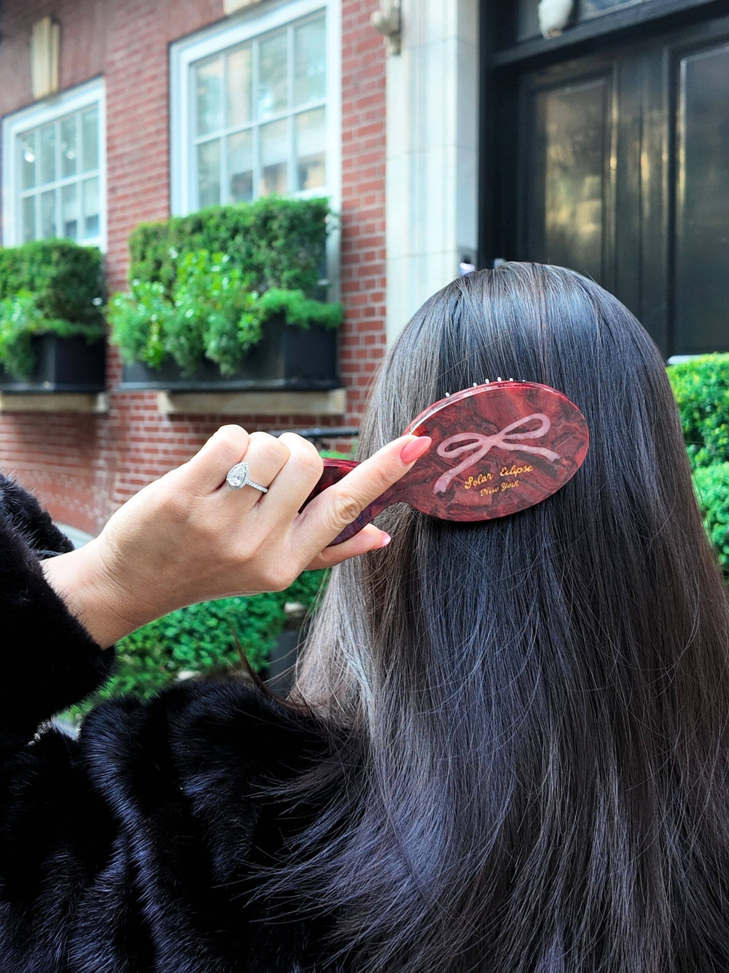 Vintage Bow Handbag Hero Brush