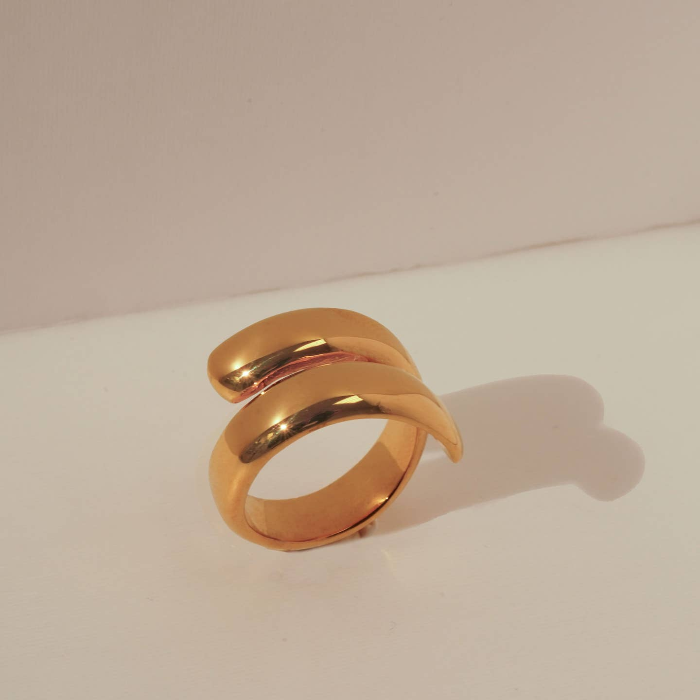 Adonis Ring